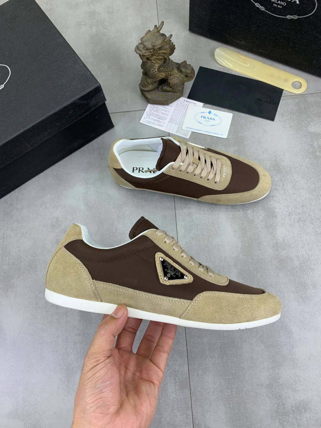 Men's Men's Shoes💰P440💰[New Style] The latest classic model of high-quality PRADA breathable and comfortable men's shoes has been launched on the official website in 1:1 reproduction, synchronized in Hong Kong counters and on the same catwalk; all made of calfskin with breathable mesh fabric ➕Imported soft and comfortable sheep Leather lining, 🍡🍡original 1:1 rubber outsole, non-slip and wear-resistant; comfortable to wear, attractive style, fine workmanship, and simple and neat shoe last, showing a man's courage and toughness, 👍size 38 to 44; 4️⃣colors🉑️ to choose from